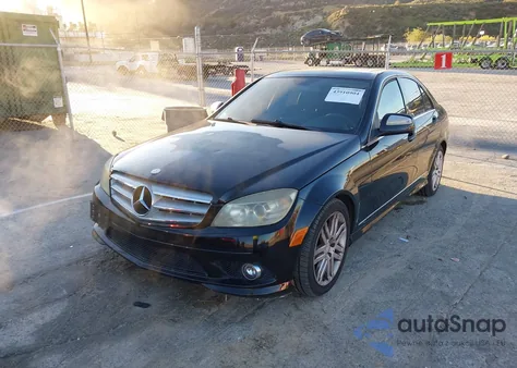 2008 Mercedes-Benz C 300 Luxury/Sport z USA, uszkodzony, nr VIN WDDGF54X68F091145